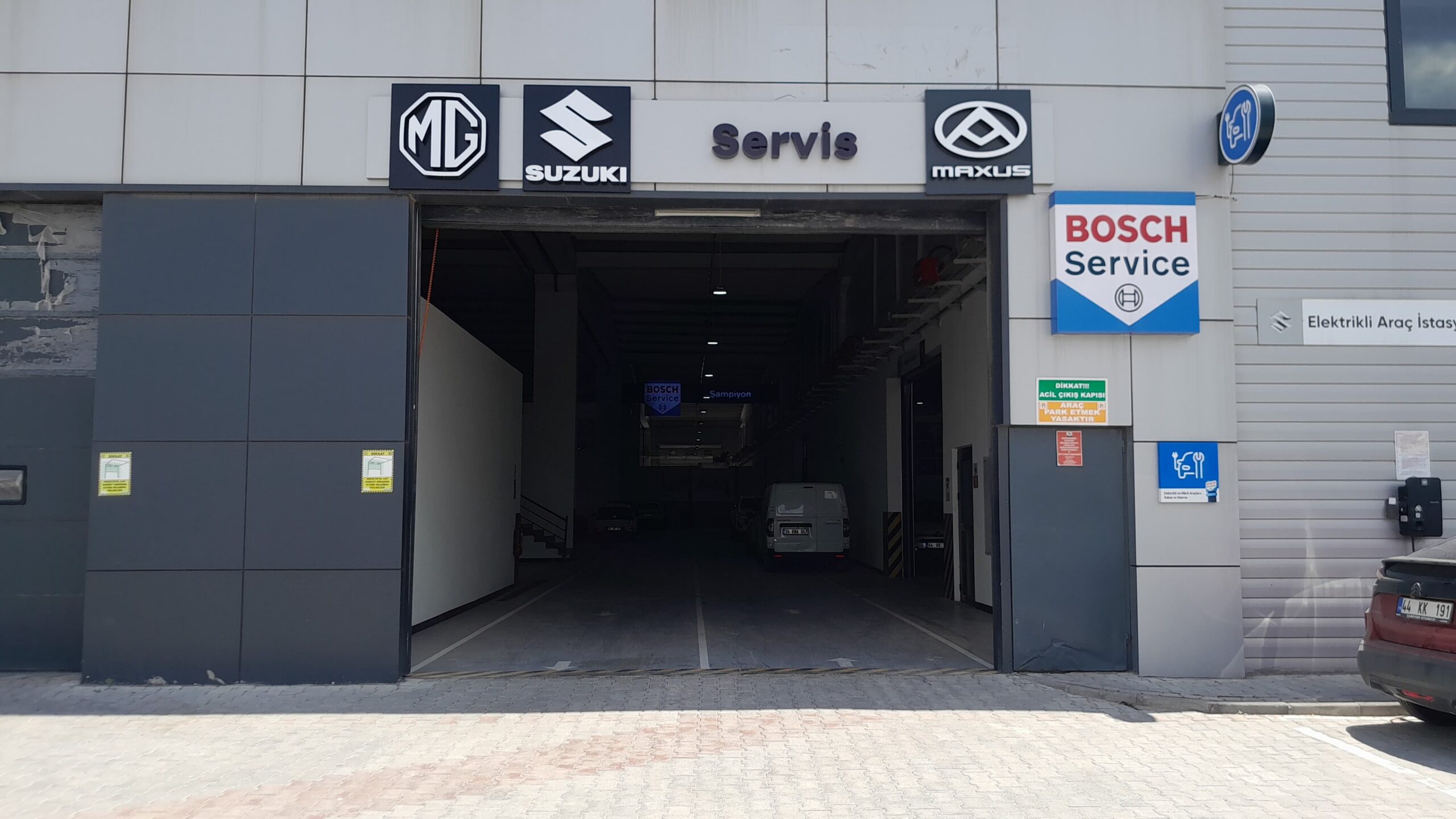 Experix ve Bosch Car Service