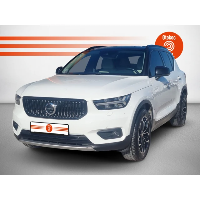 2021 VOLVO XC40 MOMENTUM